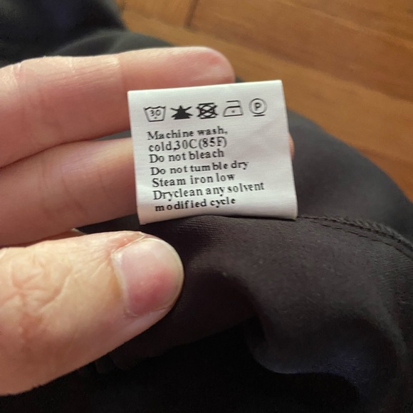 NWT black v neck dress - Picture 7 of 9